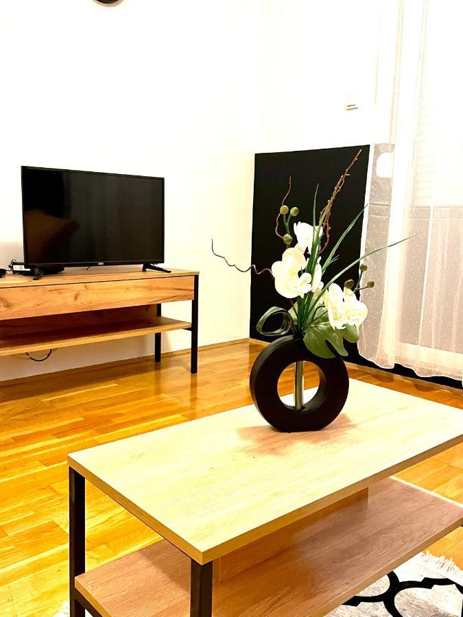 Naki Apartmani Подгорица Экстерьер фото