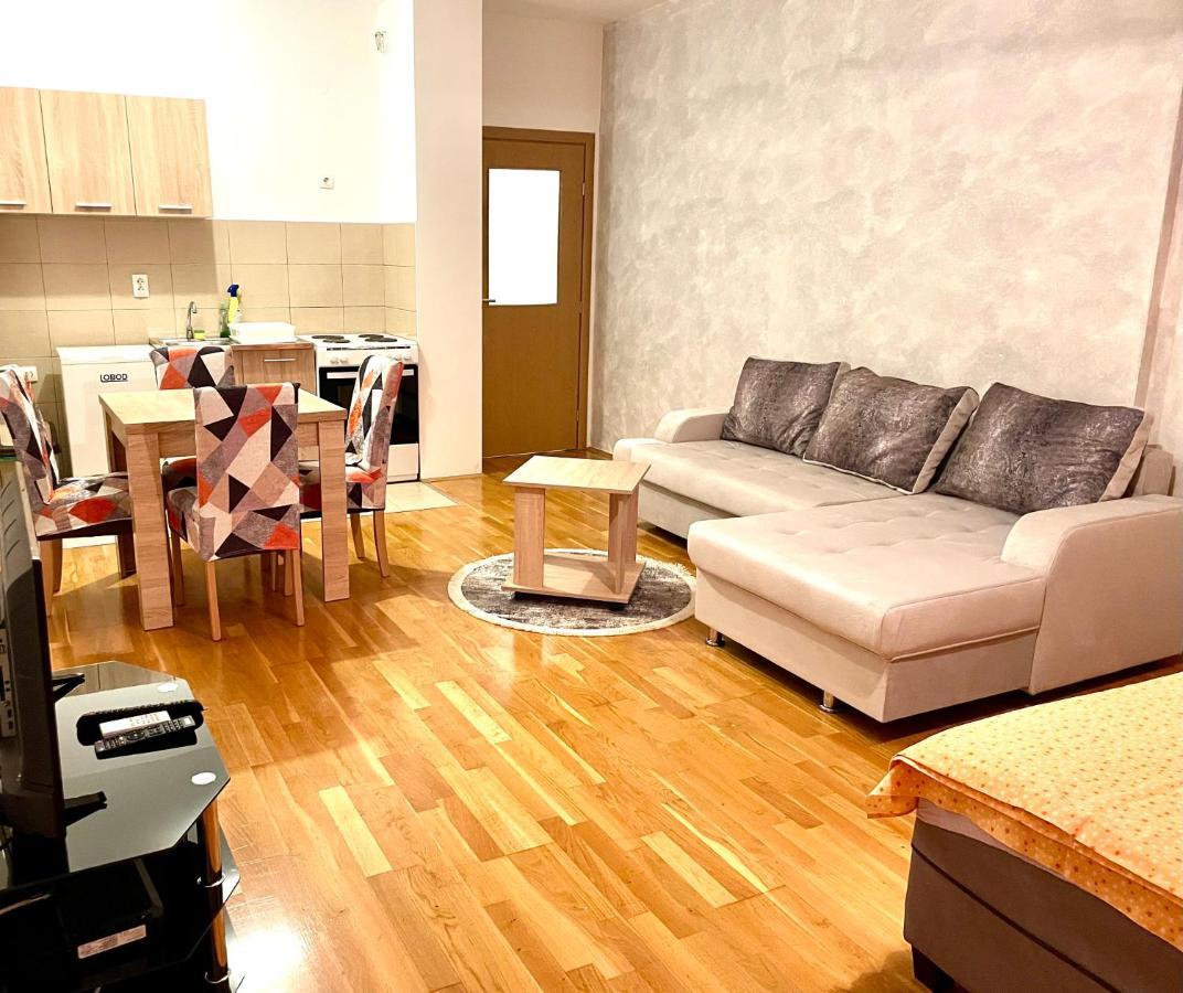Naki Apartmani Подгорица Экстерьер фото