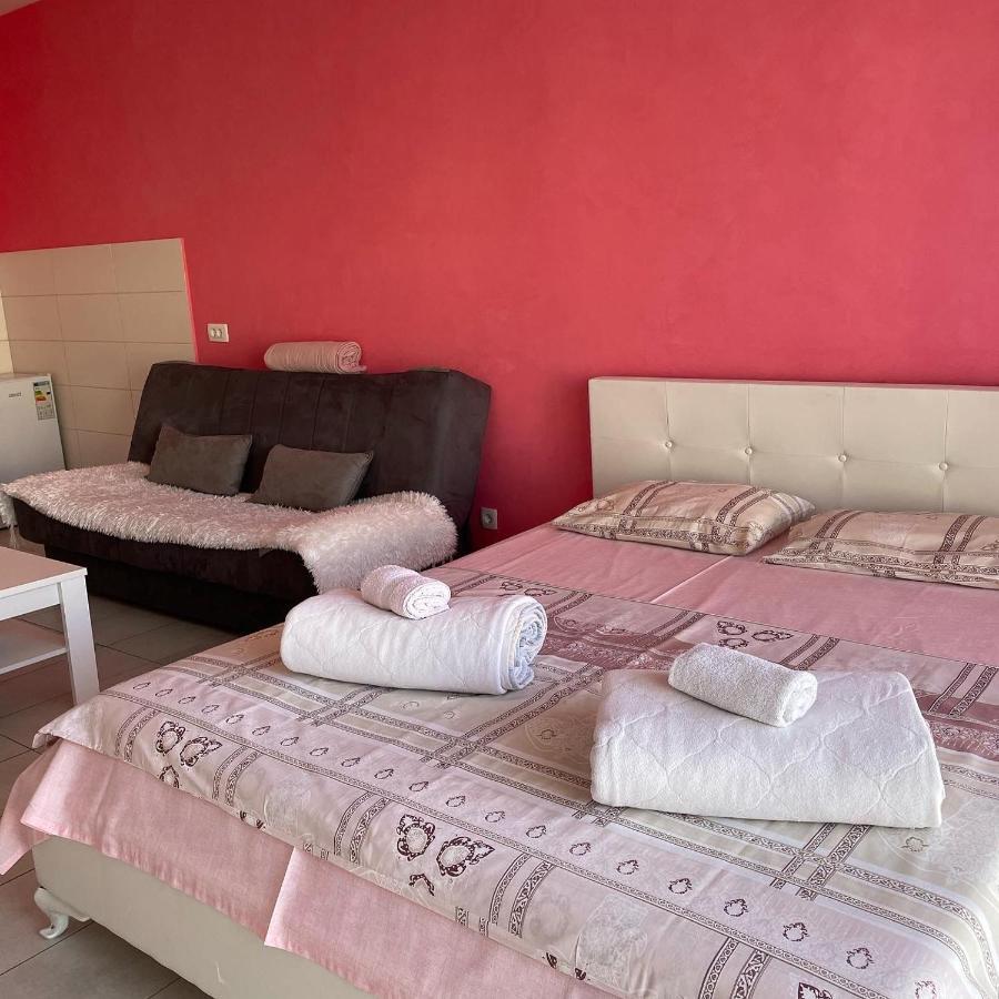 Naki Apartmani Подгорица Экстерьер фото