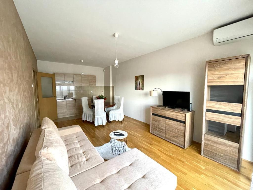 Naki Apartmani Подгорица Экстерьер фото